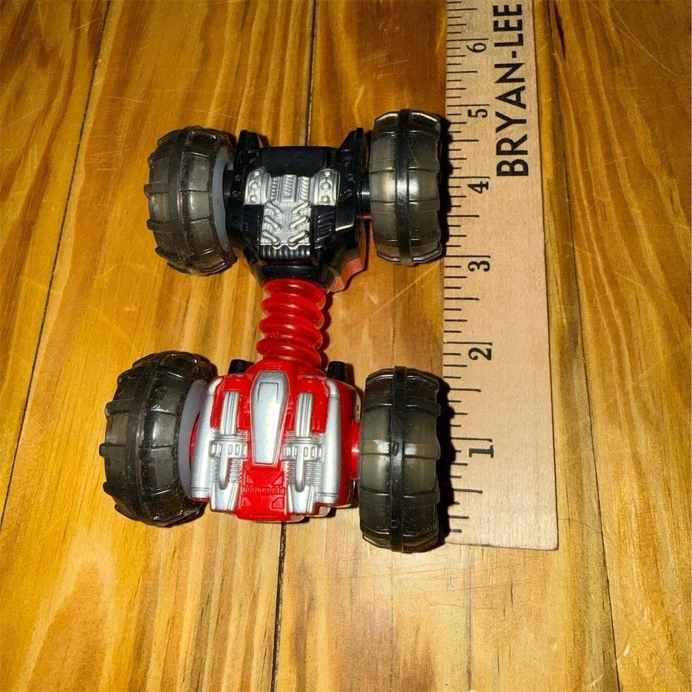 Tiger Electronics Pull-Back Stunt Car Toy Red/Black 4-Wheel 2000‎